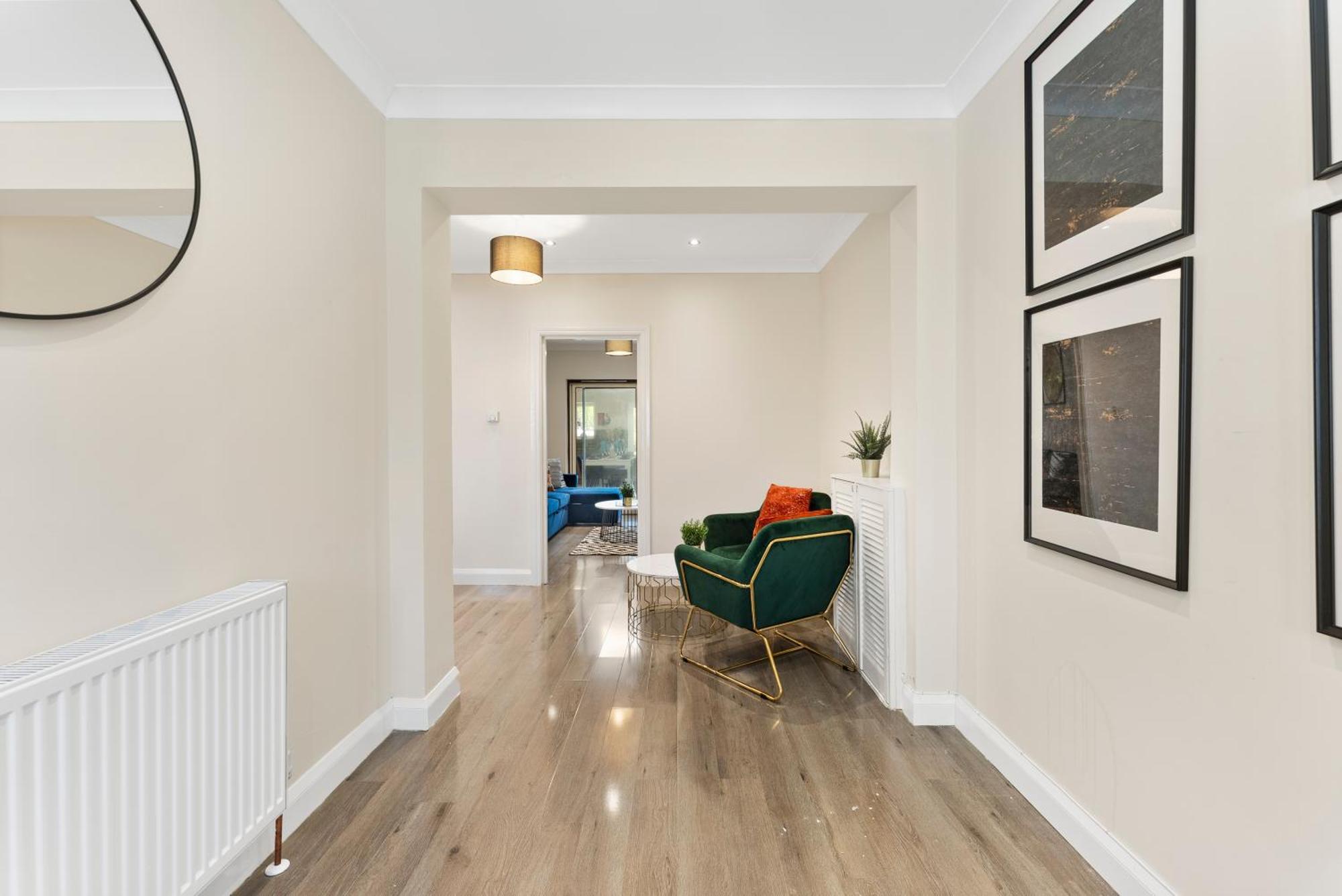 Stylish Wembley Gem - Parking -Sleeps 14 London Exterior photo